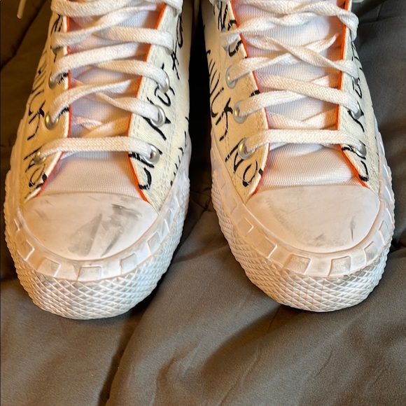 Converse - Picture 3 of 4